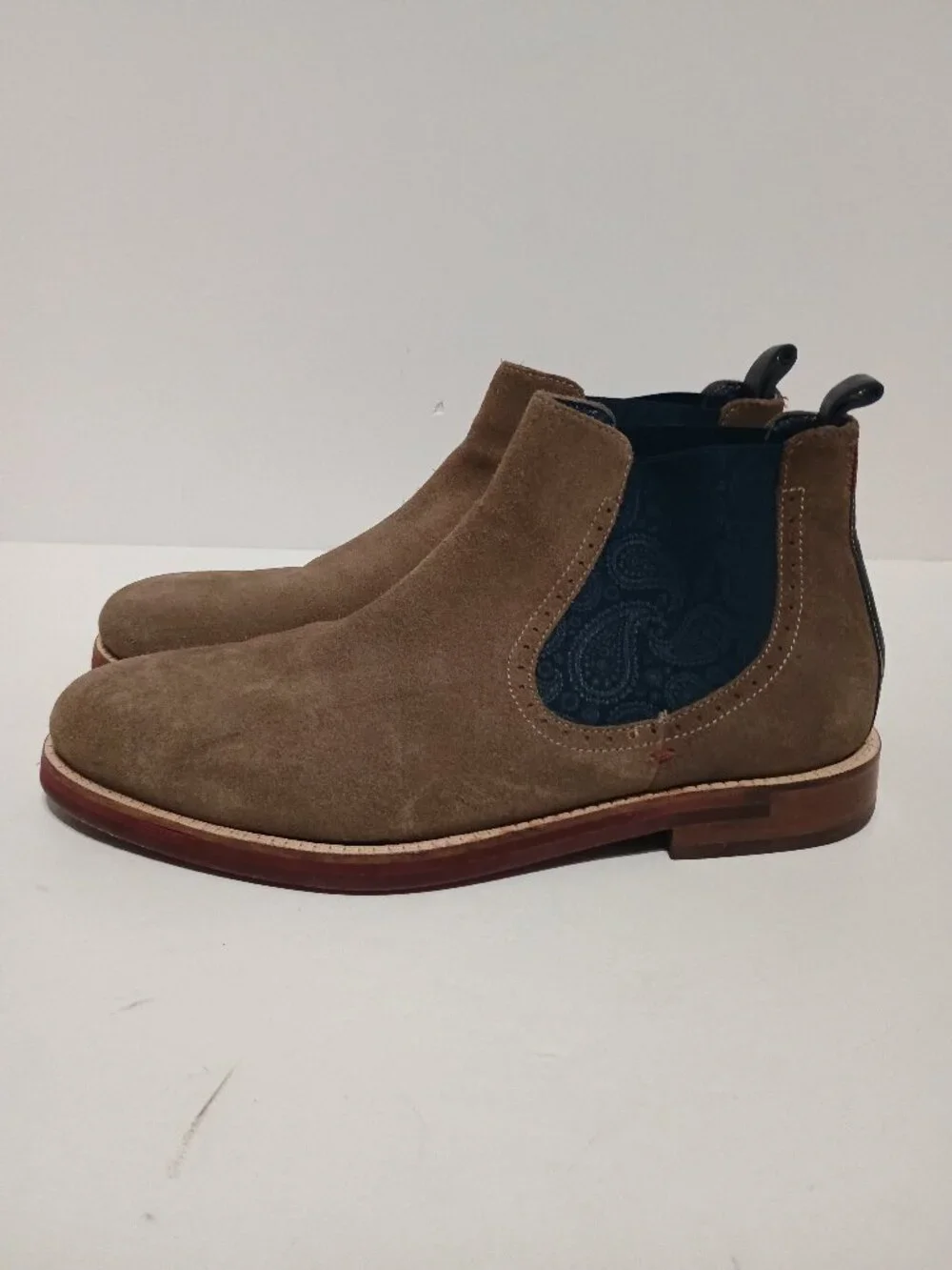 Ted Baker London Secaint Taupe Suede Chelsea Ankle Boots Men’s 9.5 US 42.5 EU
